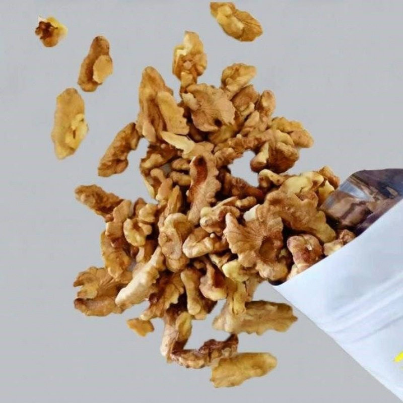 New milk-flavored pepper and salt cooked Xinjiang walnut kernel shellless paper skin 500g pepper and salt flavor nut snacks cooked 250g