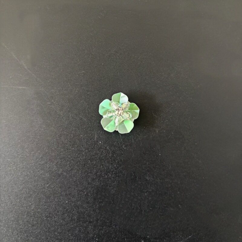 新款手工穿珠花朵辅料装饰花鞋帽花亮片小花DIY饰品服装辅料
