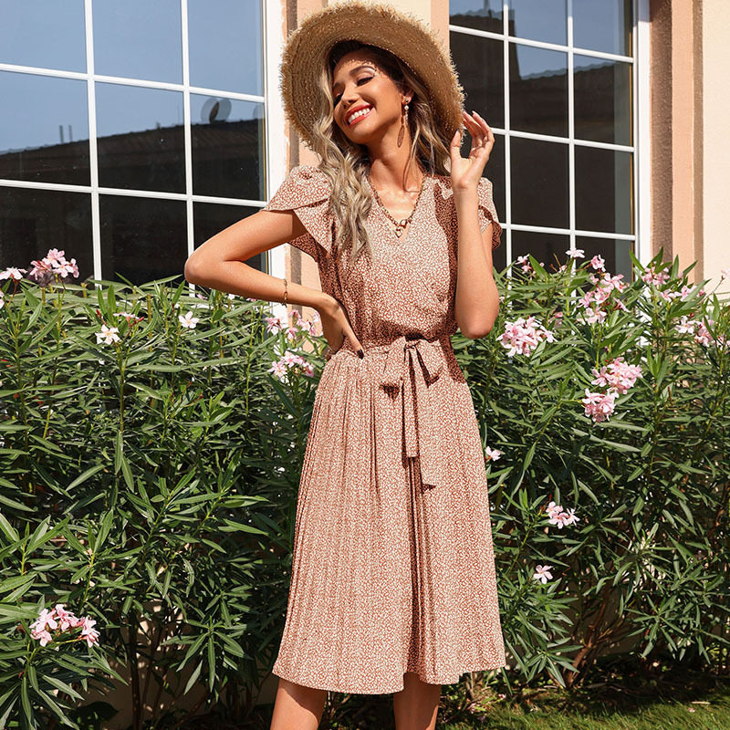 Summer Floral Green Pleated V Neck Dress Lightweight Fabric Elegant Design Perfect for Casual Outings Wholesale