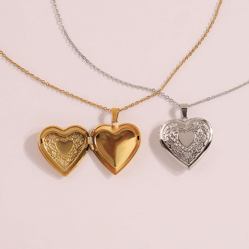 Titanium steel non-fading simple high-end necklace women's fashion light luxury stainless steel embossed peach heart photo box necklace