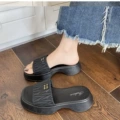 Black-thick sole slippers (2cm)