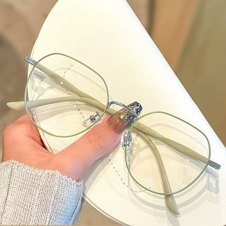 Student High-Appearance Myopia Glasses for Women, Artistic Plain Face Round Face Anti-Blue Light High-End Frame Glasses for Men
