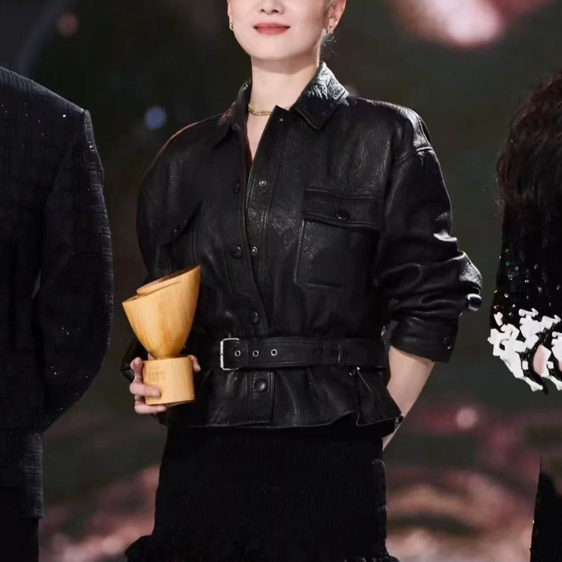 Áo Da Nữ Chất Liệu Da Bò Hàng Mùa Xuân Thu Đông Phục Cổ Cổ Điển