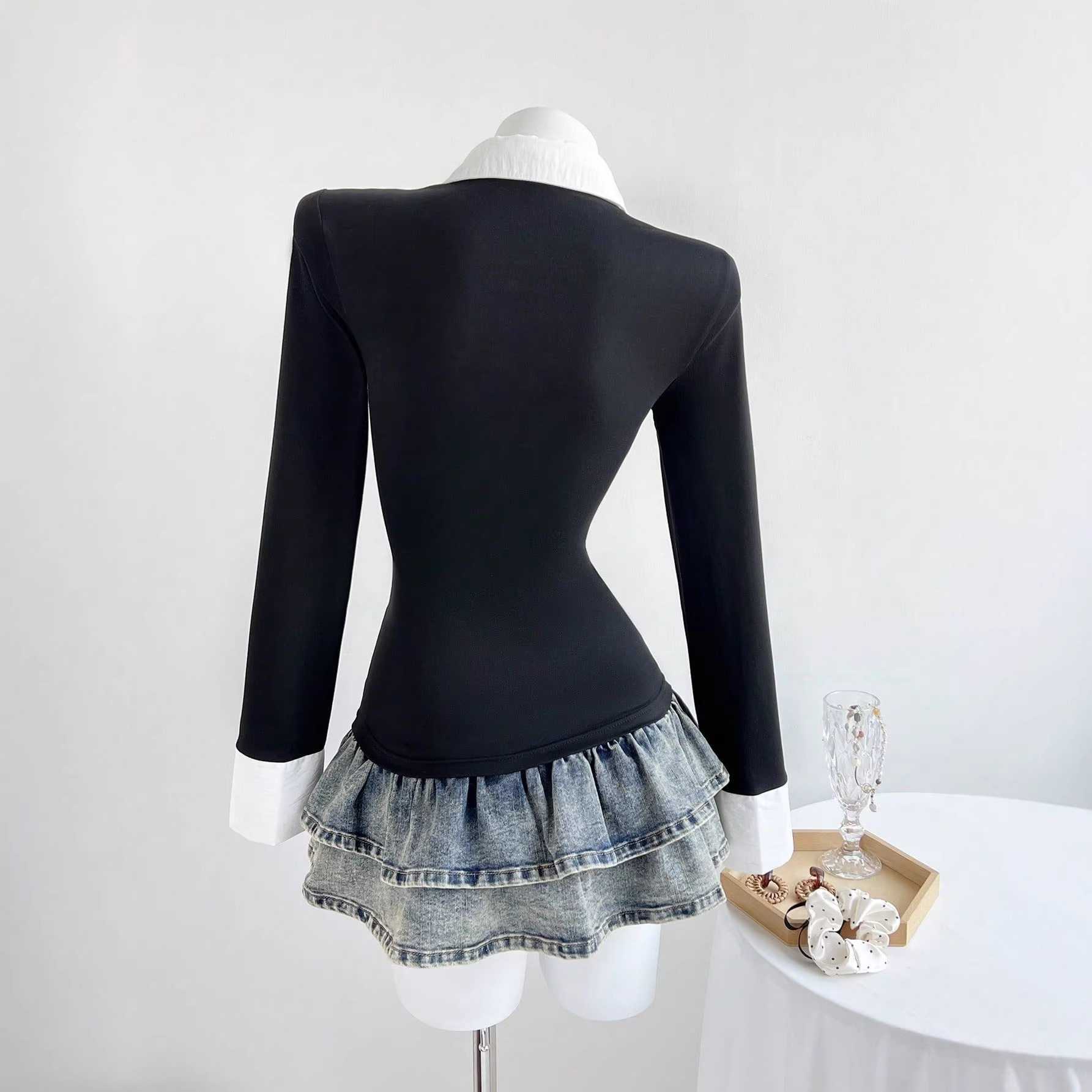 Summer Womens Fashion V Neck Long Sleeve Top Slim Fit Versatile Style Lightweight Fabric Ready to Ship Wholesale