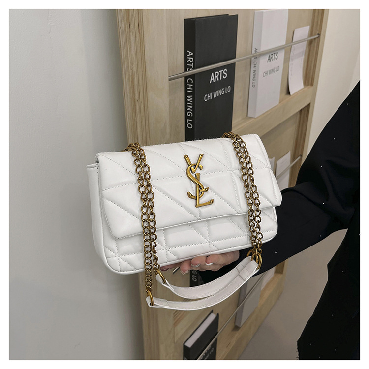 O1CN01RweCF3232HUXKd2iI !!2215817057197 0 cib