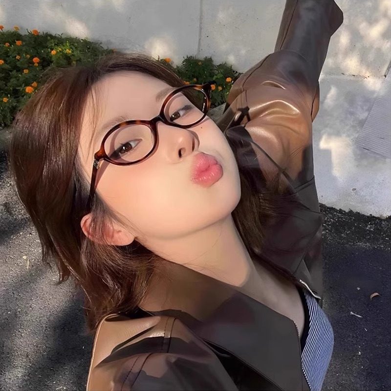 Internet Celebrity Same Style Hawksbill Color Glasses Myopia Women Can be Equiped with Domentum Oval Small Frame Big Face Slim Korean Style Flat Glasses Frame