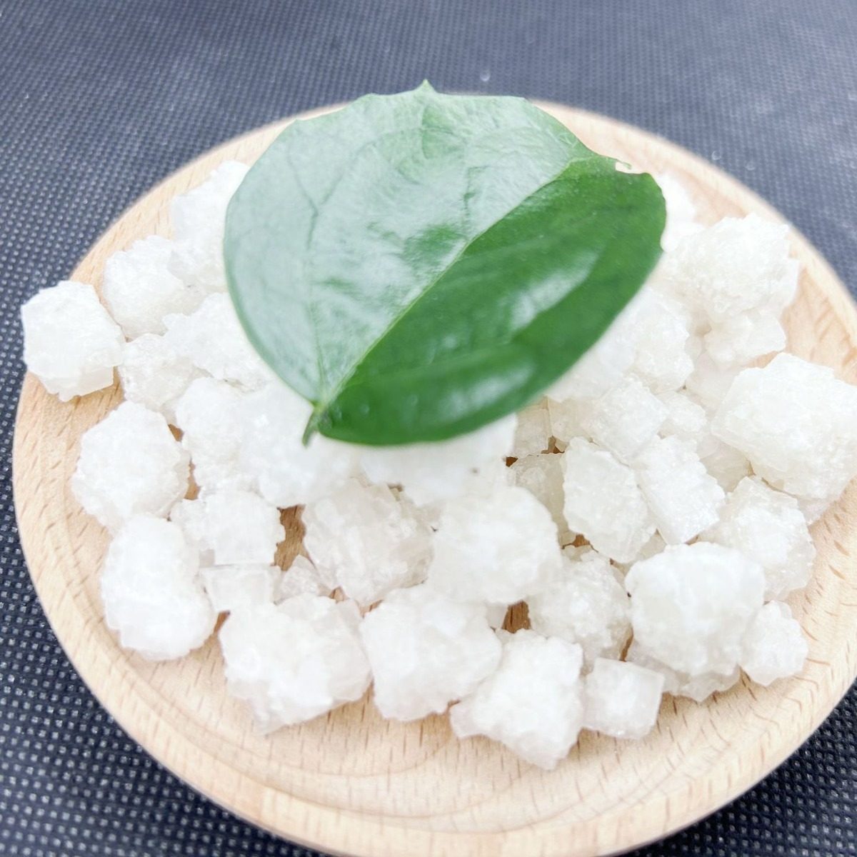 Manufacturer's Source of Large Capsules Salt, Large Capsules Industrial Salt for Printing and Dyeing, Water Treatment, Softened Water, Refrigeration and Antifreeze