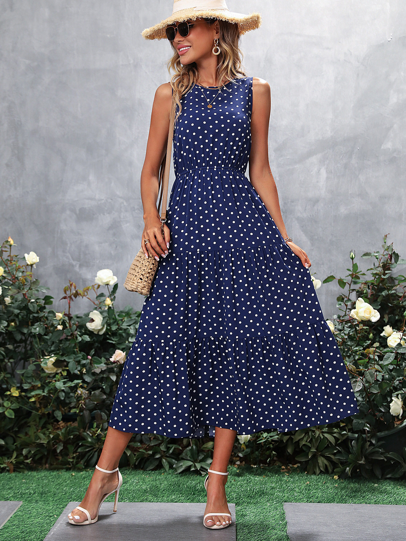 Casual Fashion Polka Dot Dress Round Neck Short Sleeve Comfortable Fabric Ideal for Summer Outings Wholesale