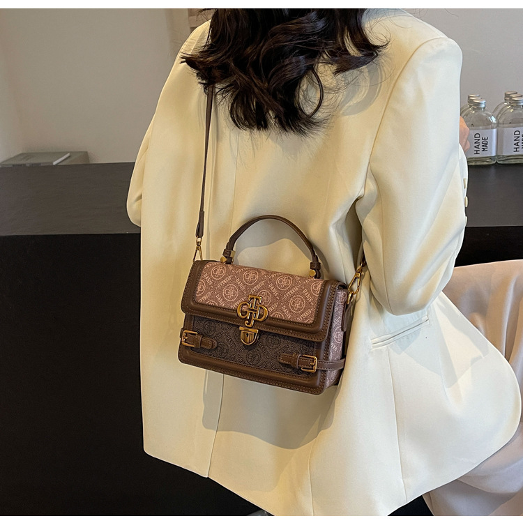 Foreign Style Small Square Bag Shoulder Bag Niche Design High-end Sense Bag Women's Internet Hot Super Hot Handbag Fashion Crossbody Bag 14 O1CN01S09qXM1SSiWo4XjOk !!2218042692246 0 cib