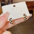 No.30 hollowed-out oil drop checkerboard earring (real gold plating)