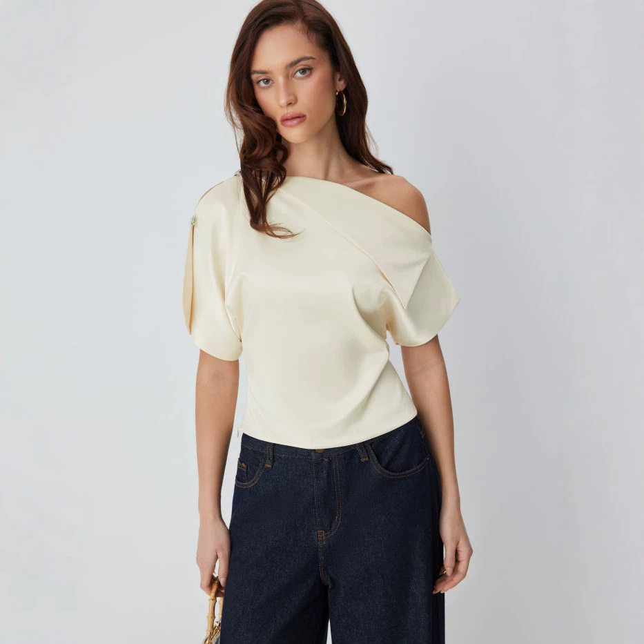 Off Shoulder T Shirt Slim Fit Short Sleeve Soft Fabric Unique Design Casual Wear for Women Wholesale Available