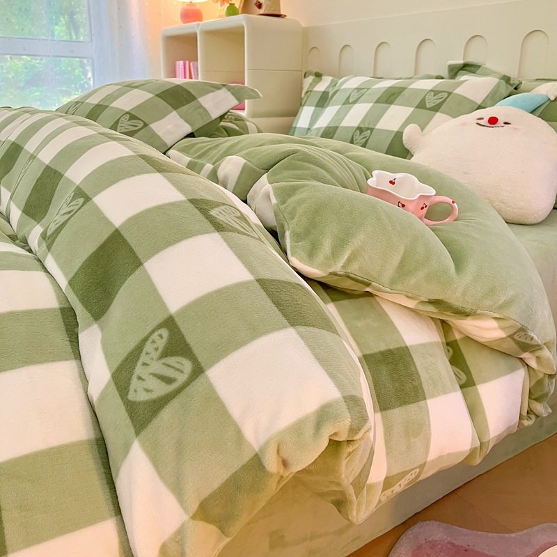 Class A autumn and winter fleece-lined thickened milk velvet four-piece set household warm quilt cover bed sheet bedding three-piece set