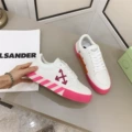 White foundation (canvas)