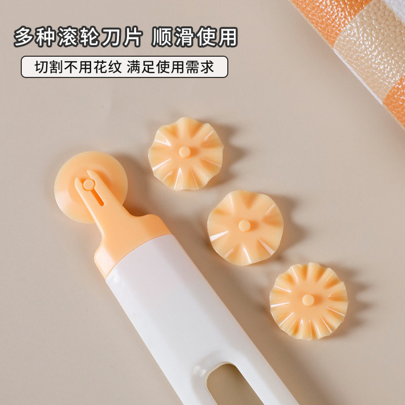 Manufacturer's Ready-Made Pizza Knife, Cake Skin Cutter, Four-In-One Flower-Shaped Roller, Baking Kitchen Shape Cookie Knife