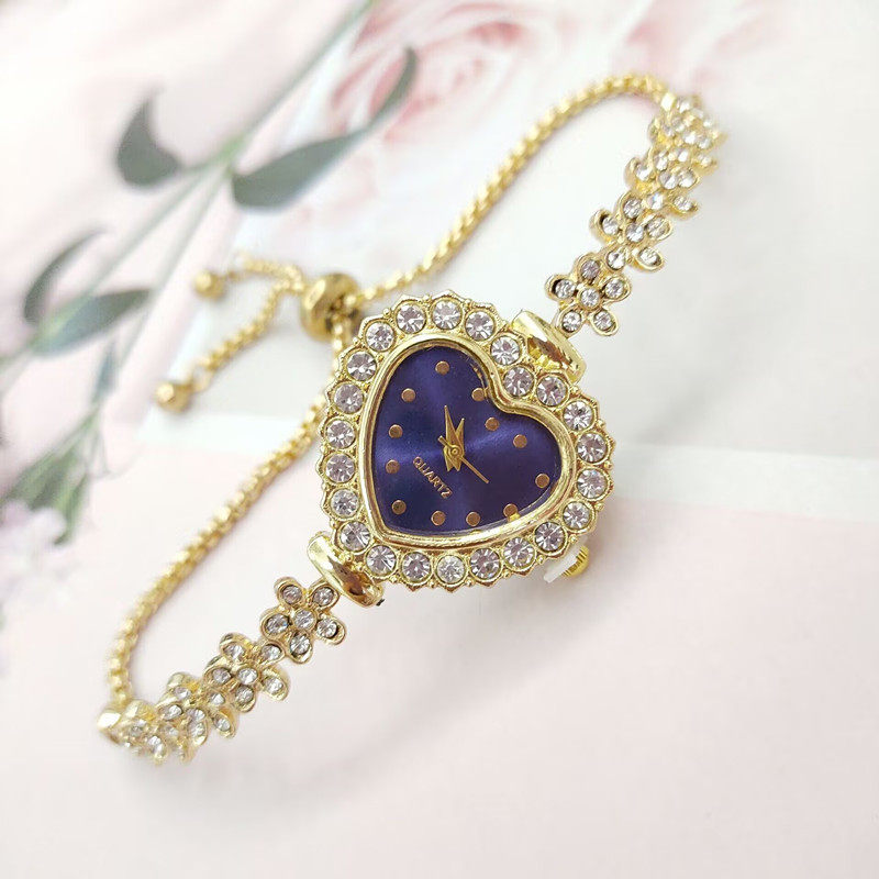 跨境外贸爆款爱心镶钻时尚女士手表抽拉式女款学生桃心手链表批发