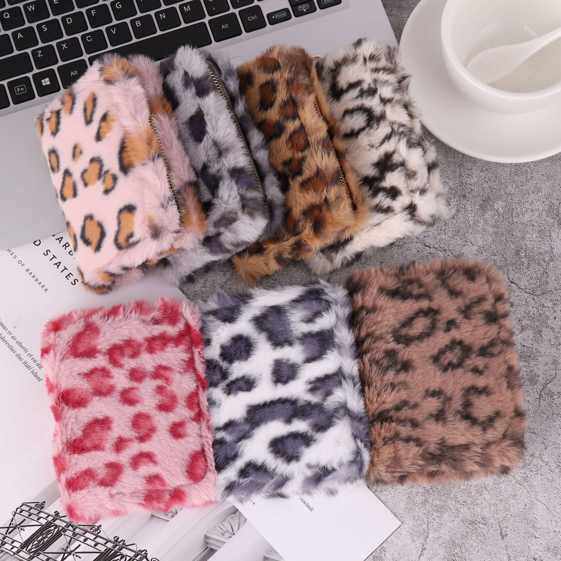 Cross-Border New Plush Coin Purse, Fashionable Leopard Print Wallet, Niche Simple Bag, Furry Card Bag Manufacturer