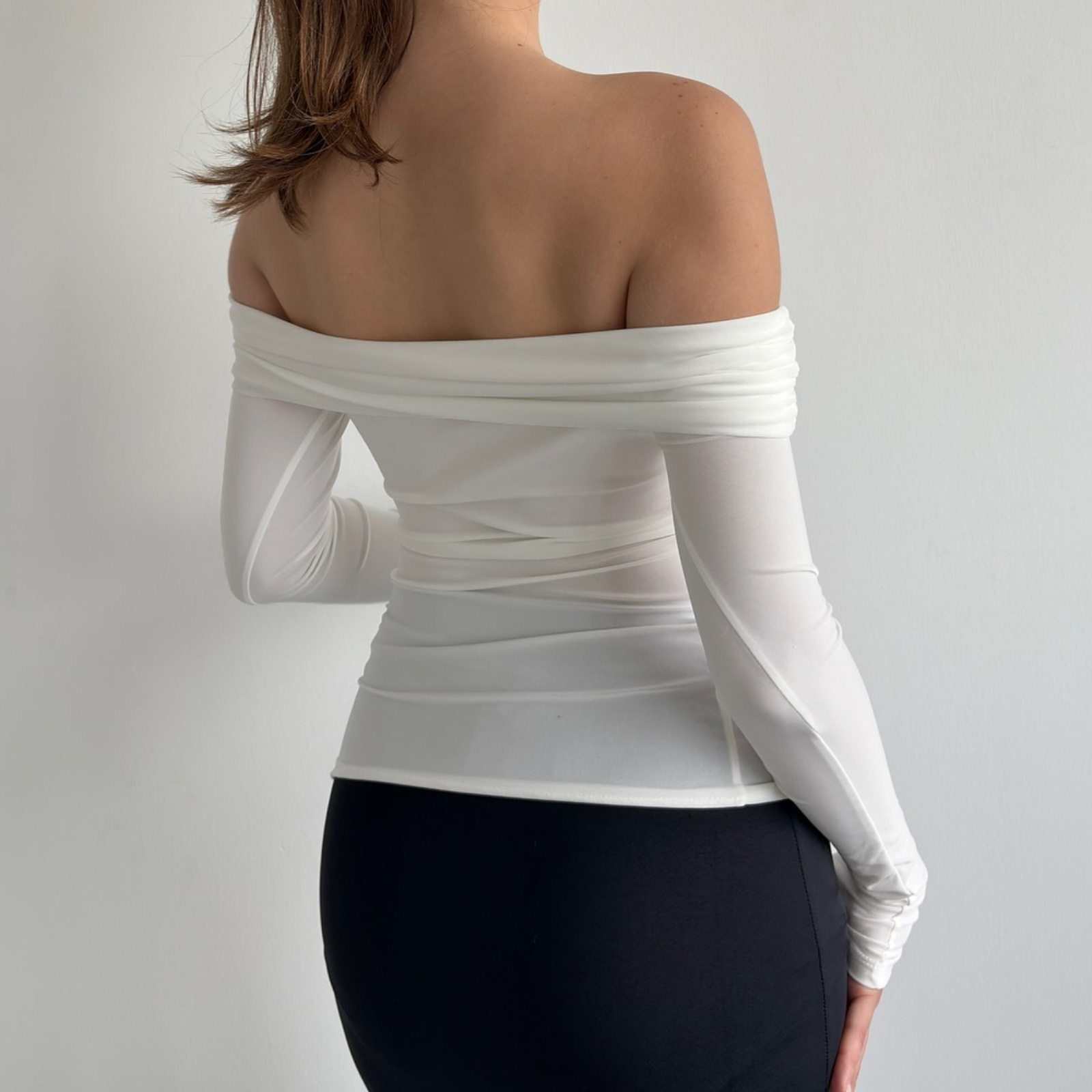 Summer Womens Top Off Shoulder Slim Fit Solid Color Backless Trendy Casual Wear Wholesale Available