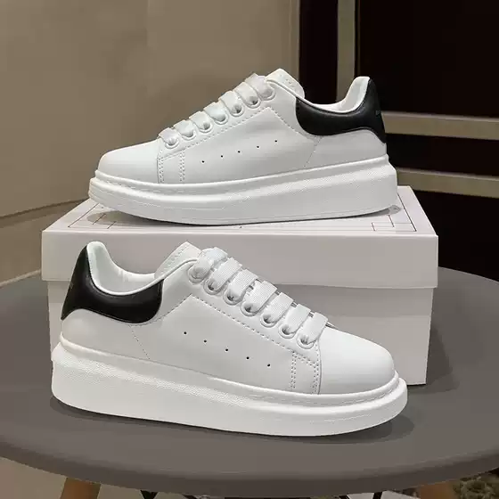 Cross-Border Putian Shoes, High-Quality Mcqueen White Sneakers, Men's and Women's Couple Shoes, Trendy Versatile Sneakers, Sports Shoes