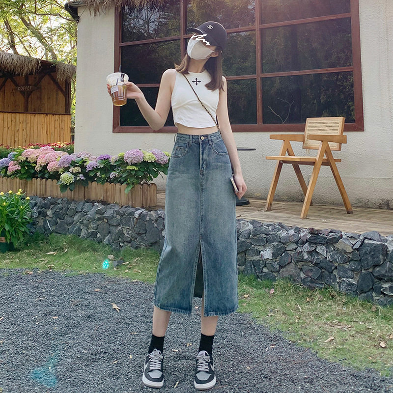 Versatile Vintage Split Hem Denim Skirt High Waist Slim Fit Mid Length Casual Style Perfect for Everyday Wear