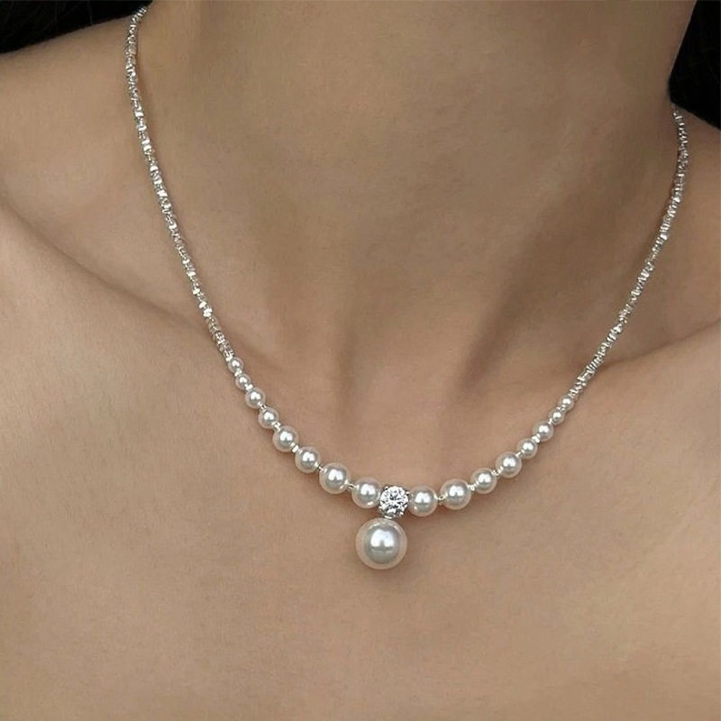 High-grade Sense Broken Silver Metal Pearl Necklace Women's French Style Retro Personalized Simple All-match Elegant Necklace Chain Clavicle Chain