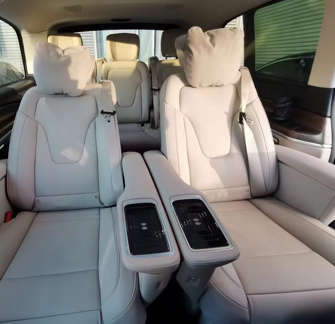 Suitable for Mercedes-Benz V260 high-end seat car wireless mobile phone charger 15V fast charging mobile phone holder charging board