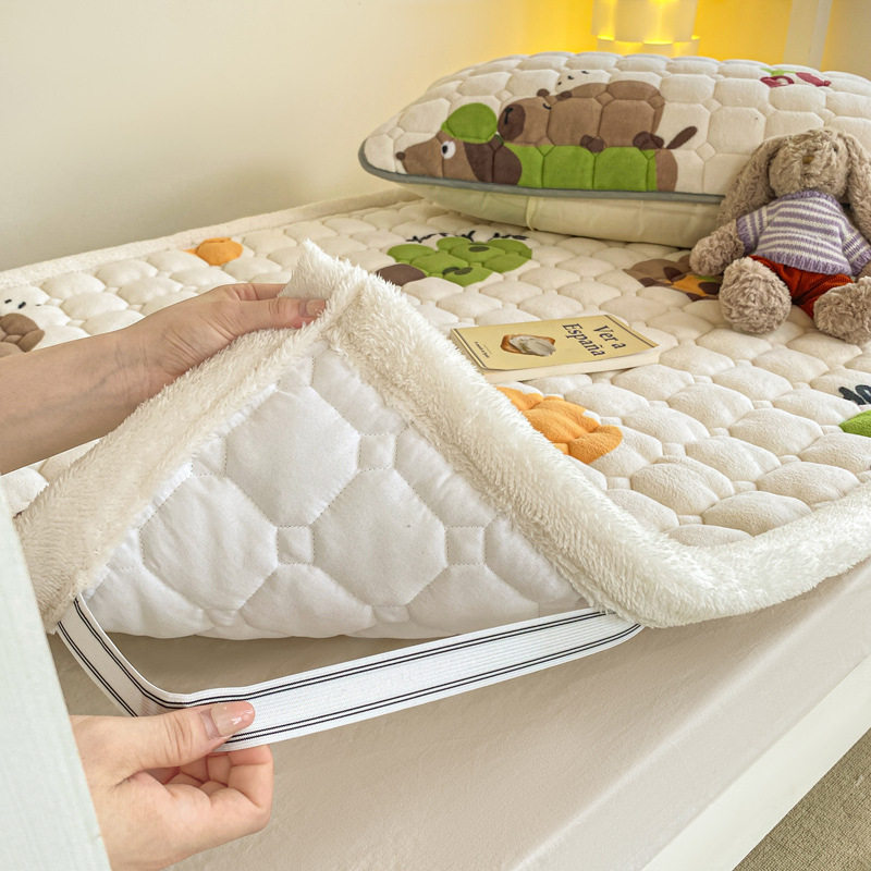 Class A maternal and infant grade milk velvet mattress autumn and winter foldable washing anti-static student dormitory bed single double soft