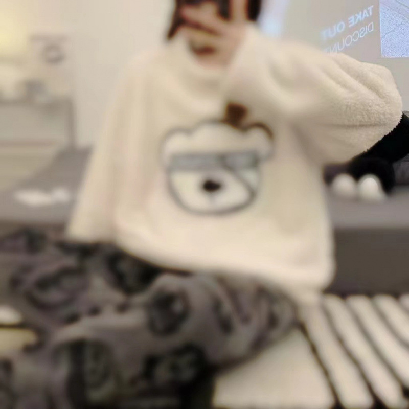 卡通甜美歪头熊同款睡衣女秋冬季珊瑚绒加厚宽松大码外贸跨境套装