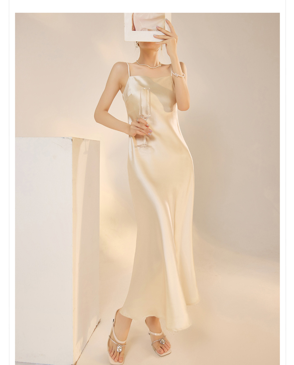 Đầm dây hai quai lưng trần vải acetate cao cấp dáng dài màu trơn — Màu mơ sữa (cấp trong ngày), Màu mơ sữa (giao hàng trong 7 ngày), Mua theo nhóm: Tiết kiệm tới 20% off, Xanh rêu mây (cấp ngay trong ngày)