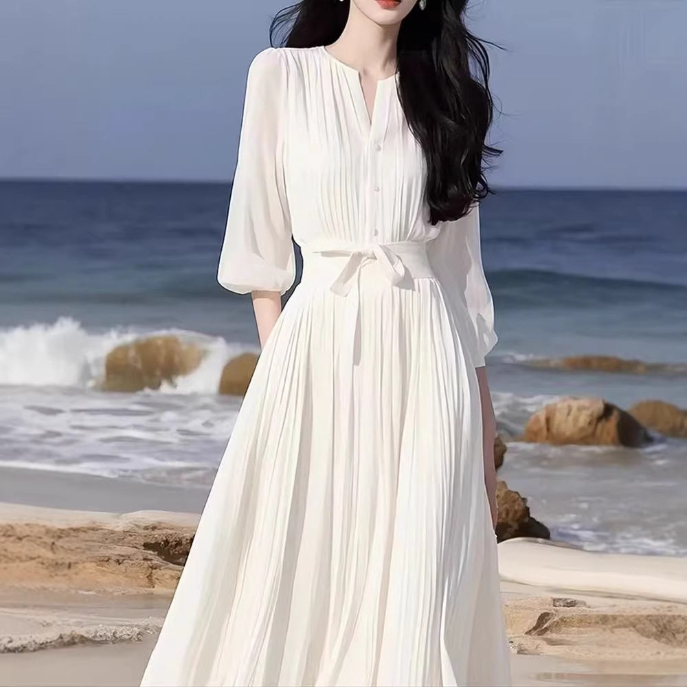 Elegant White Chiffon Dress Soft Fabric Feminine Fit French Style Perfect for Summer Casual Occasions Wholesale