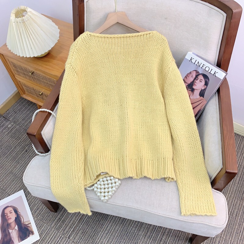 Áo cardigan nữ dệt kim dày dặn cổ chéo lệch vai, dáng suông thanh lịch — Màu vàng kem