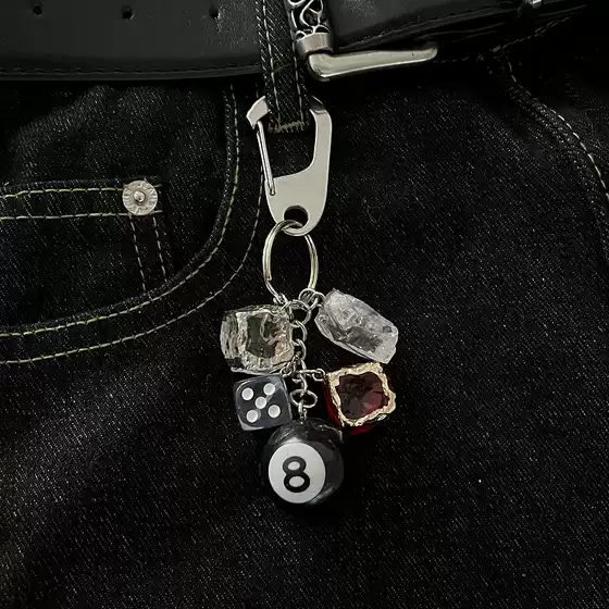 Ainwos Cross-Border High-End Original Ice Cube Black Eight Keychain High-Value Handmade Cleanfit Bag Pendant