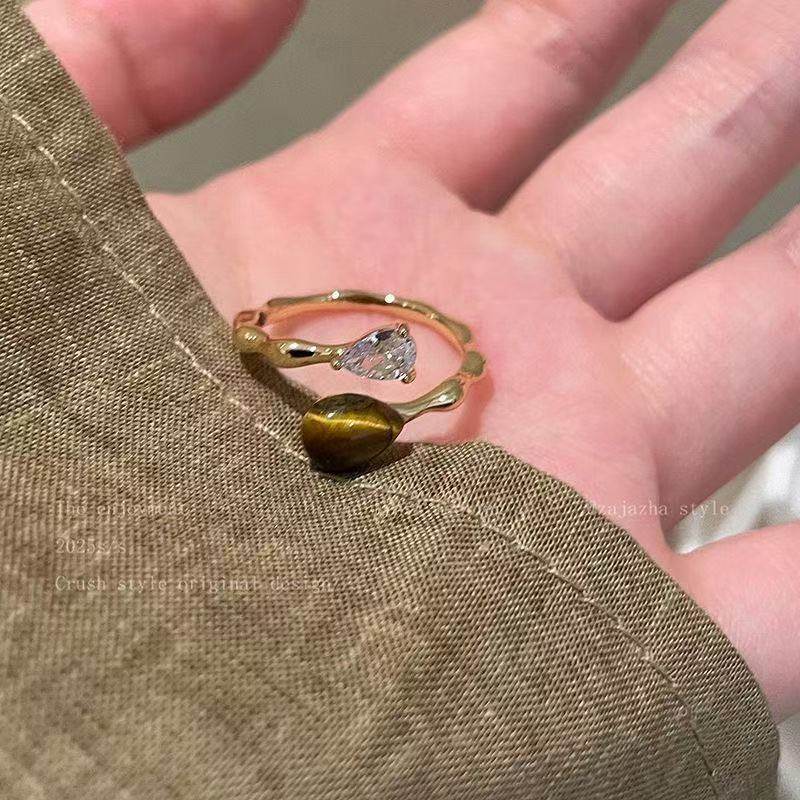 金色太阳花虎眼石戒指女轻奢小众高级感食指戒美拉德叠戴复古指环