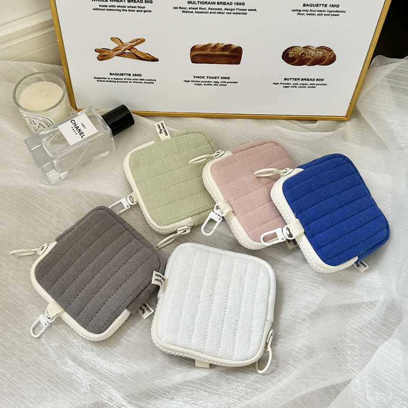 Cross-border Supply Korean-style Ins Quilted Headphone Bag Mini Key Bag Bag Coin Purse Bluetooth Headset Storage Bag