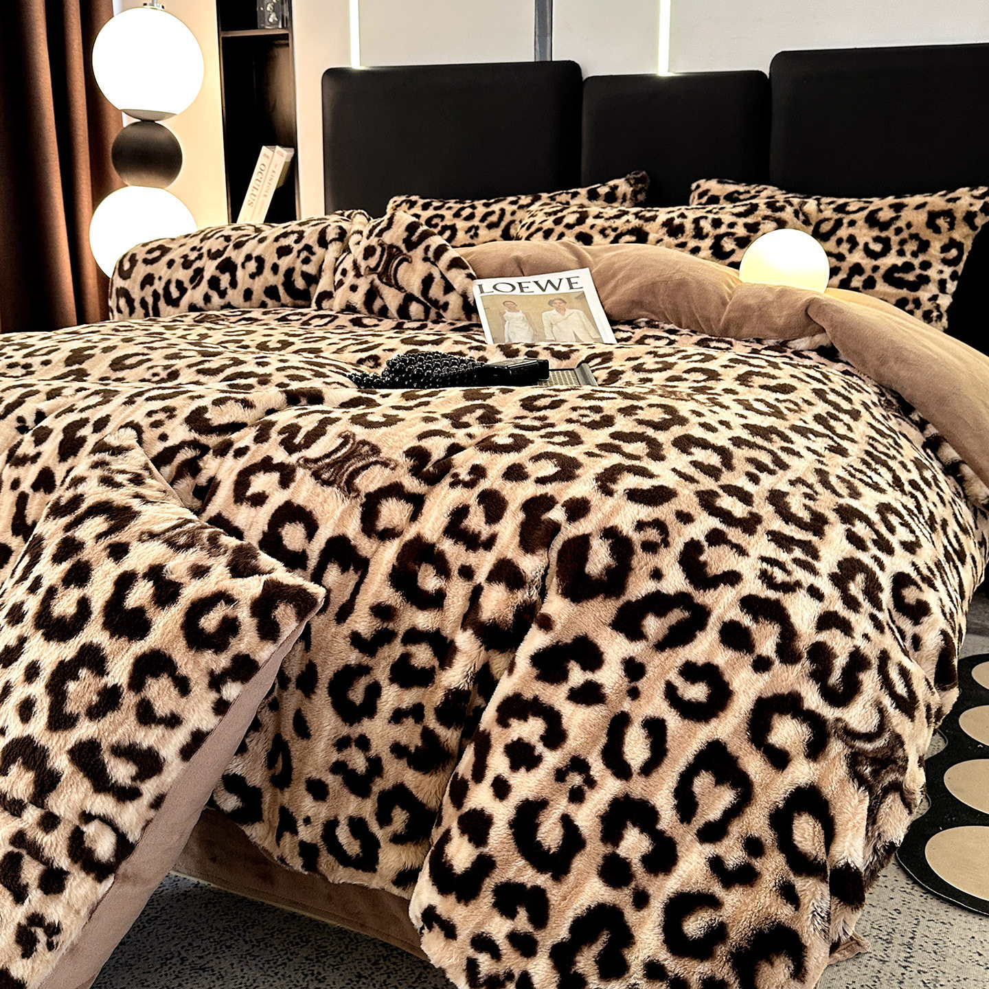 Class A High-end Autumn and Winter Milk Velvet Four-piece Set Coral Velvet Warm Thickened Rabbit Plush Bed Sheet Quilt Cover Three-piece Set 4