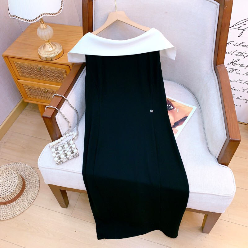 Đầm ôm body nữ cổ trễ vai lệch vai chất liệu satin bóng cao cấp dáng đuôi cá xẻ tà — Hắc Tùng Mặc
