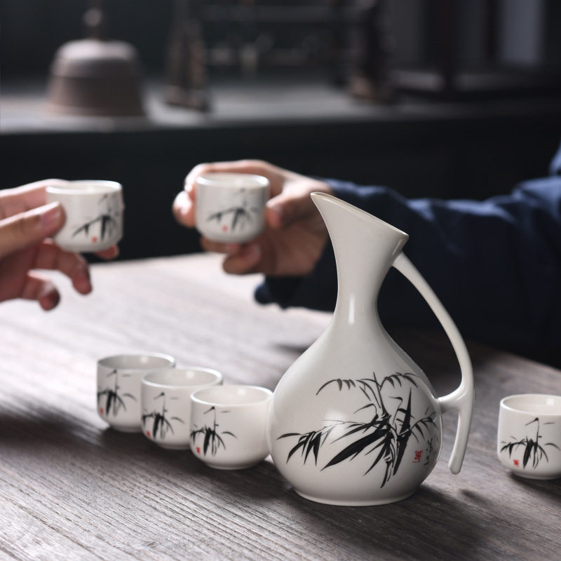 Factory supply ceramic wine set suit a pot of six cups liquor distributor small wine glass customizable LOGO