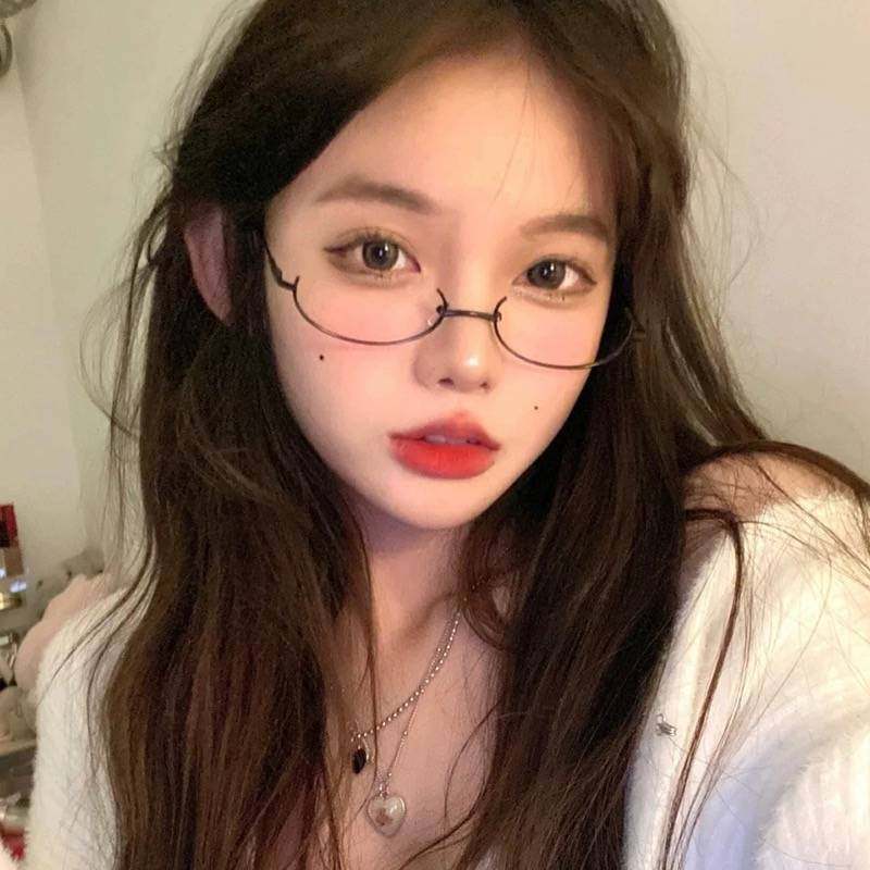 Online celebrity lower half-frame glasses women's decorative glasses frame lens-free eyes royal sister pure desire live broadcast anchor secretary glasses frame