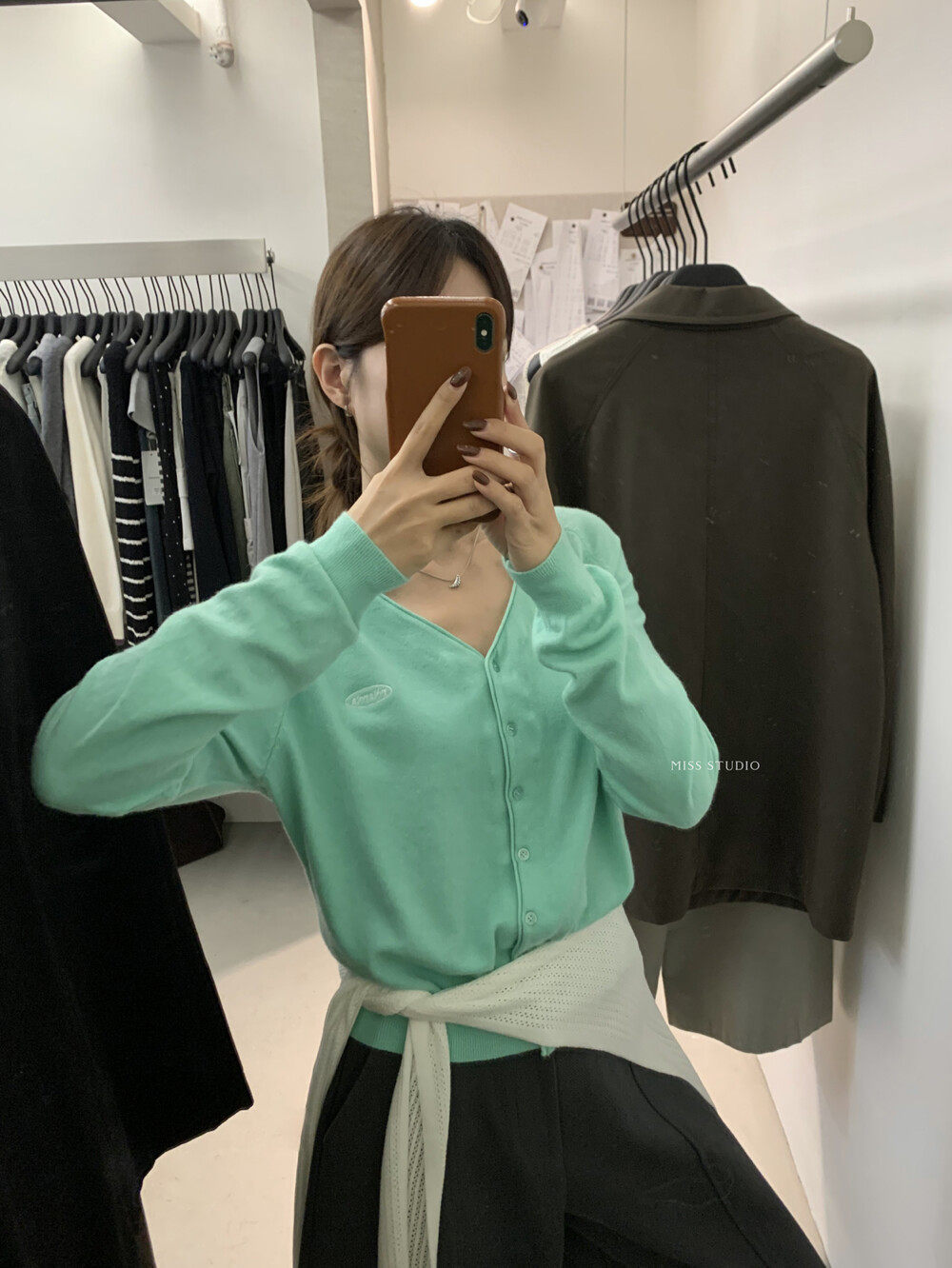 Recommended for High-Volume Sales! [Miss Misijia] Soft and Waxy V Neck Letter Embroidered Knitted Cardigan 11505