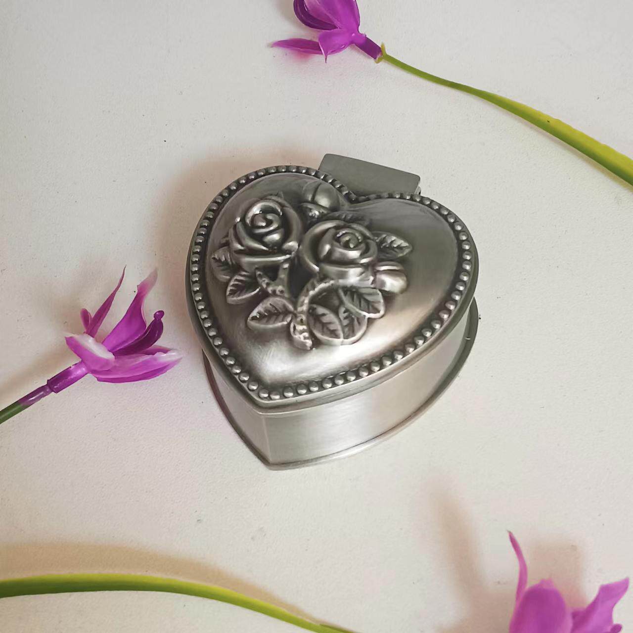 Factory Direct Supply Metal Jewelry Box Creative Retro Classic Treasure Box Small Ring Earrings Bracelet Jewelry Box