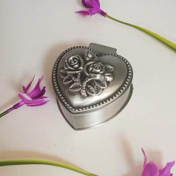 Factory Direct Supply Metal Jewelry Box Creative Retro Classic Treasure Box Small Ring Earrings Bracelet Jewelry Box