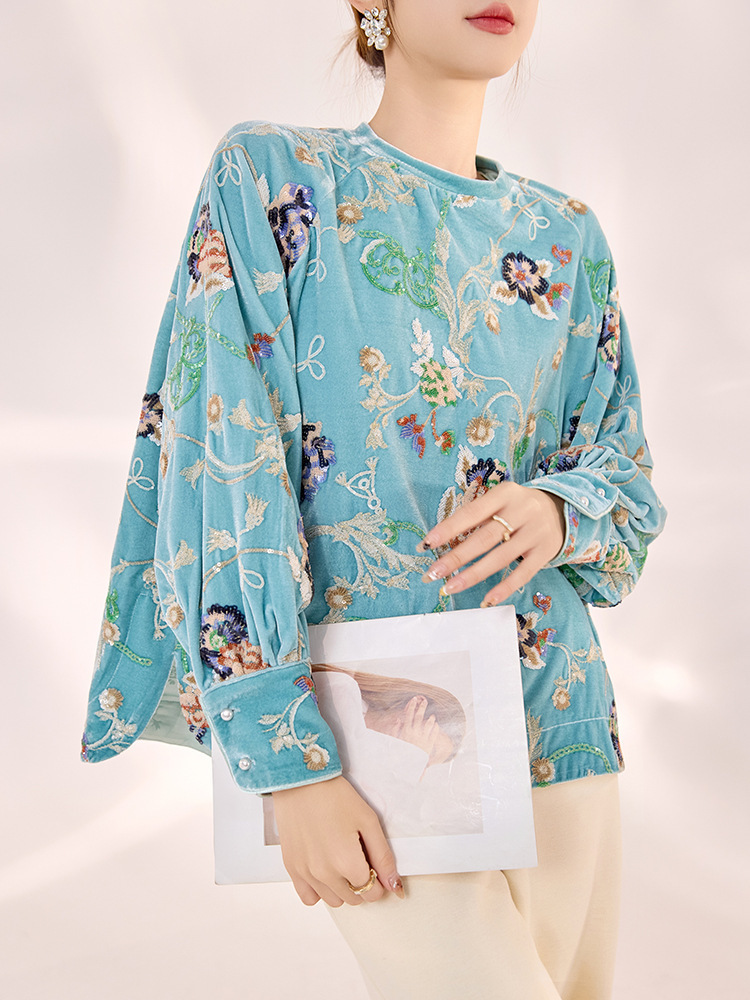 Áo sơ mi nữ dài tay satin thêu hoa cài khuy cổ tròn — Màu xanh da trời