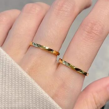 Exquisite Super Flash multi-cut square ring Women's simple cold style high-grade design plain ring titanium steel color retaining ring