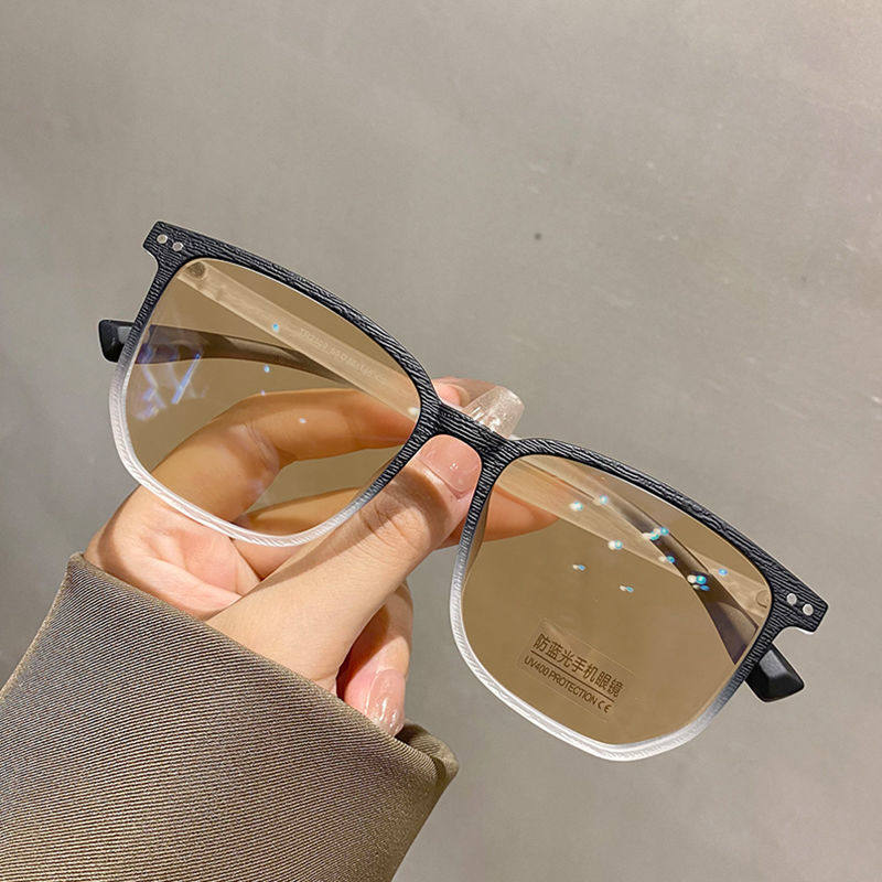 Color-Changing Myopia Glasses, Fashionable Men's and Women's Ultra-Light Retro Anti-Blue Light Glasses, Korean Style Trendy Square Frame Slimming Look Frames, Free Shipping