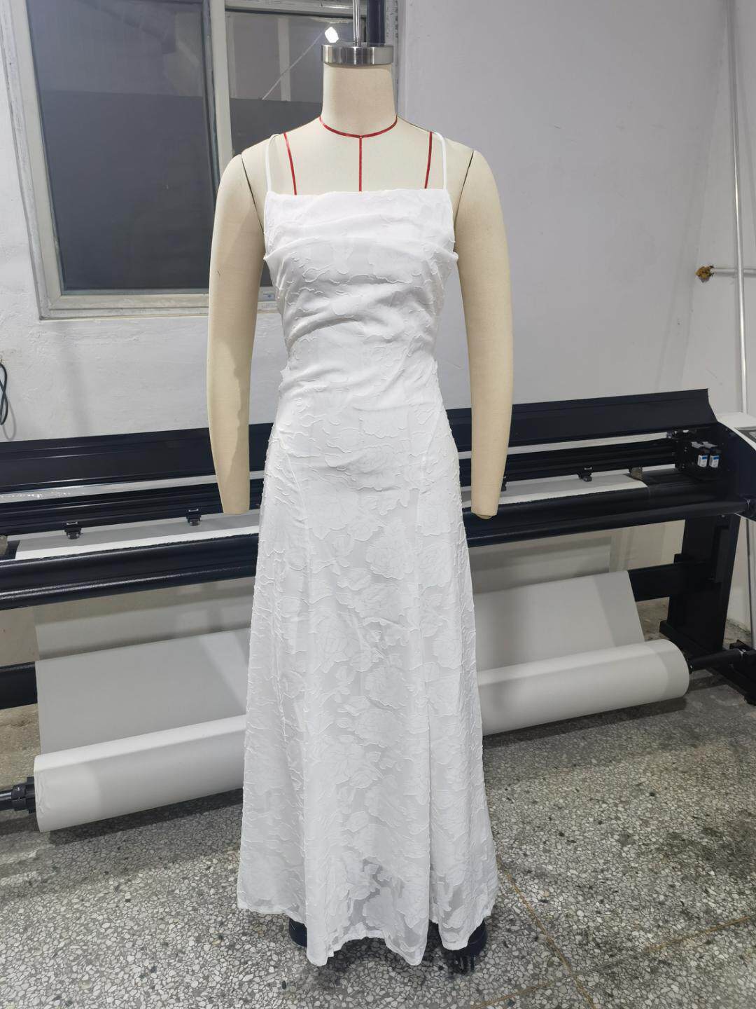 跨境亚马逊欧美风女装新款时尚百搭辣妹风酒红色性感吊带裙