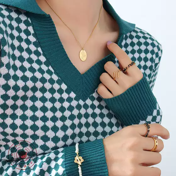 Europe and the United States new personality exquisite rose pattern oval pendant cross chain Amazon cross-border titanium steel necklace jewelry