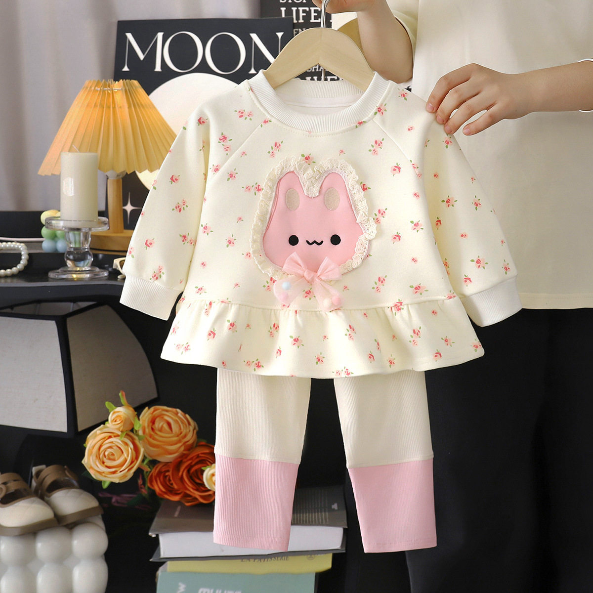 Girls' New Autumn Korean Style Set, Cartoon Hello Kitty Floral Hem Hoodie & Color-Block Leggings, Sweet Outfit