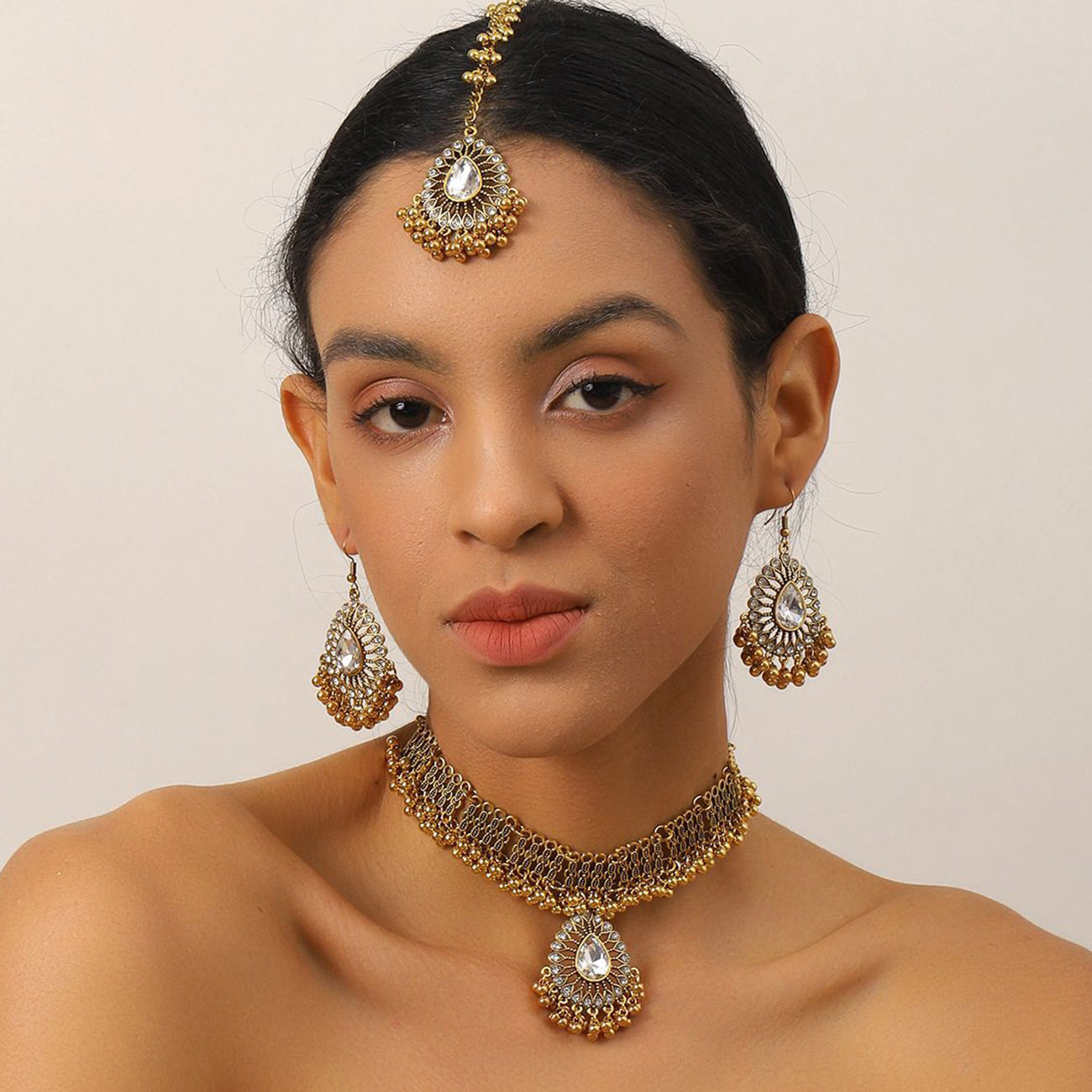 Indian gem pearl pendant tassel three-piece set fashion vintage clavicle necklace earrings hollow water drop suit women