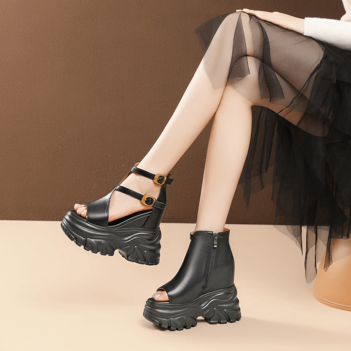Sandal nữ đế xuồng cao 14 cm quai rộng hở mũi chất da bò — [Đen], [Be]