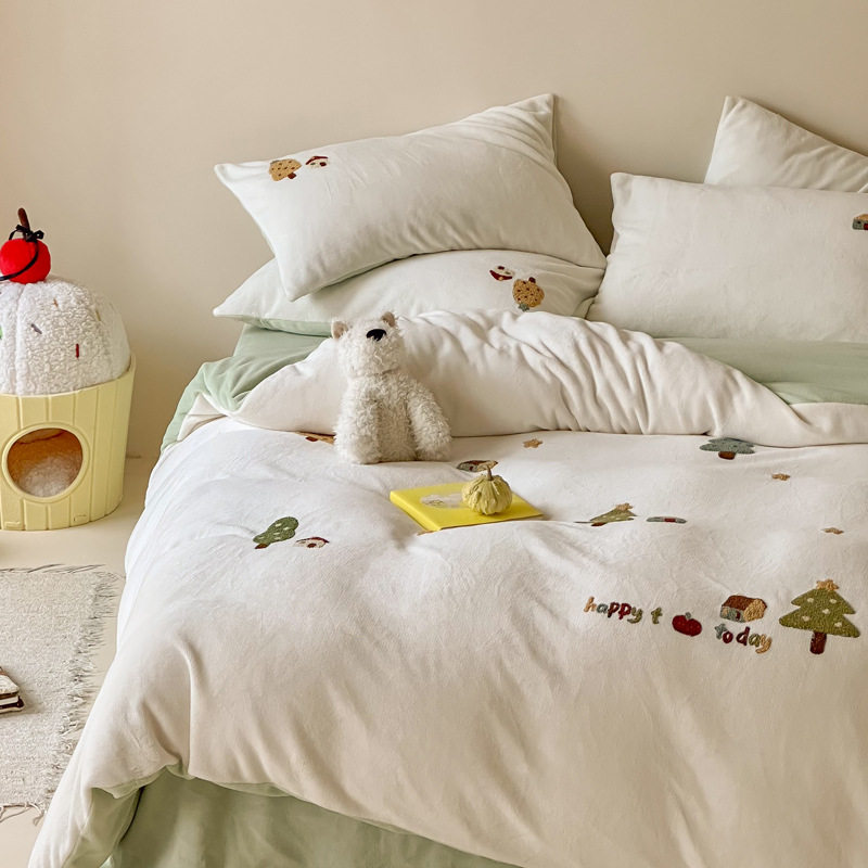 High Weight Milk Velvet Cartoon Towel Embroidered Four-Piece Set Double-Sided Velvet Anti-Static Coral Velvet Quilt Cover Kidsren's Three-Piece Set