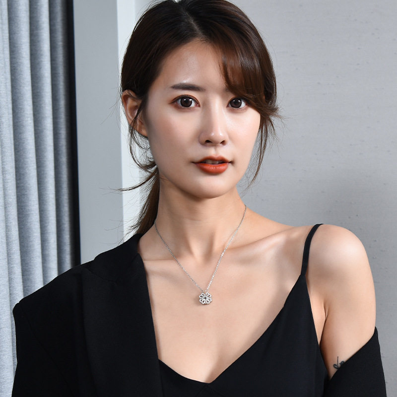 New Style Two-Wear Heart-To-Heart Women's Opening and Closing Four-Leaf Clover Necklace Fashionable Love Folding Creative Clavicle Chain Wholesale